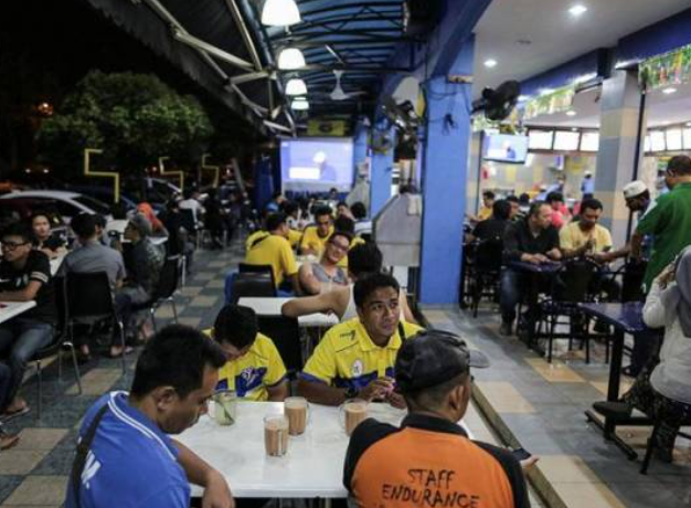 Orang Paling 'Last' Datang Lepak, Sekali Reaksi Rakan-Rakan Pula Buat Ramai Terhibur 1 Screenshot 2023 10 25 094511