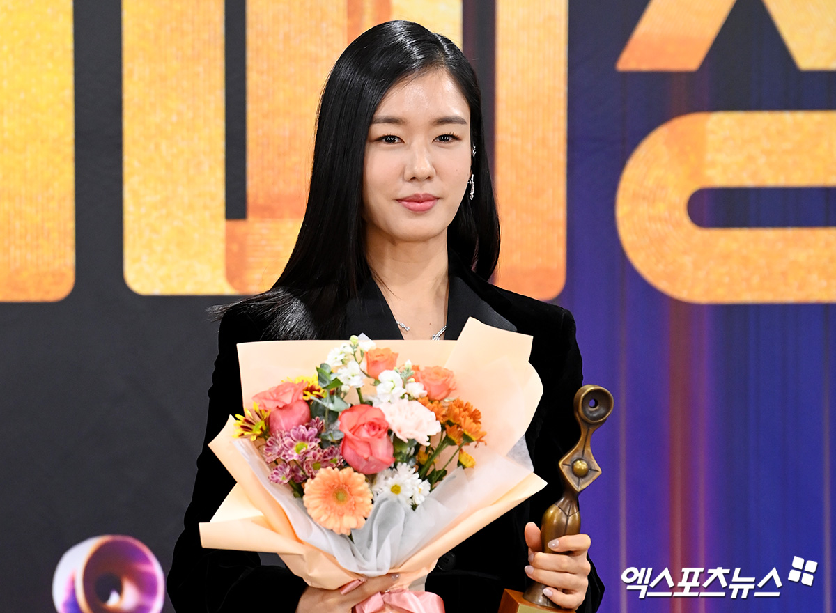 “My Dearest”, Namgoong Min dan Ahn Eun Jin Raih 5 Kemenangan di Anugerah Grimae 2023 3 IMG 3626