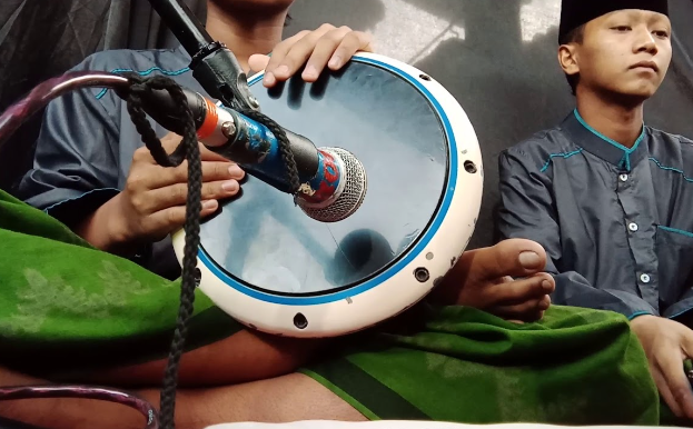 Pelajar Madrasah Bawa Lagu Nasyid, Sekali Reaksi Pemain 'Darbuka' Pula Jadi Perhatian 1 Screenshot 2023 11 02 094216