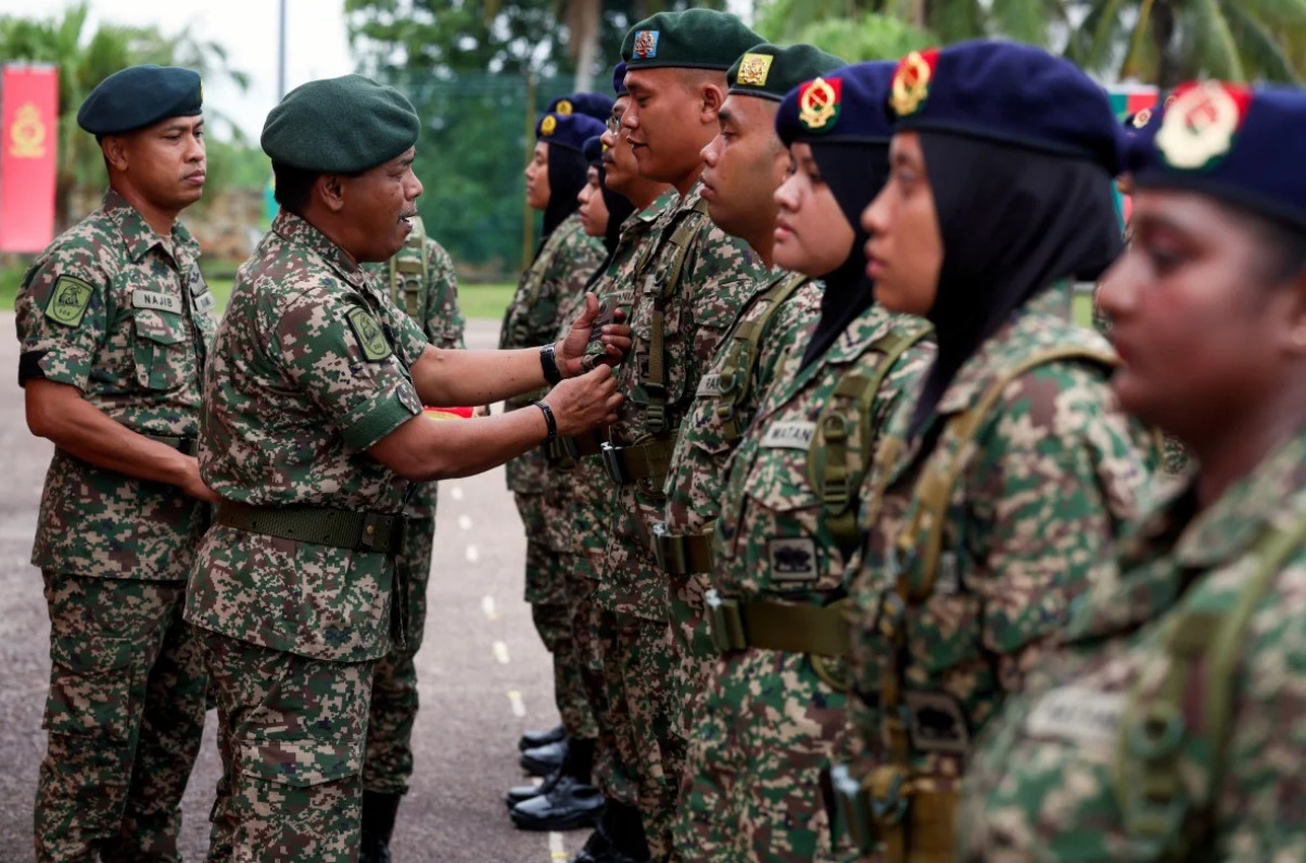 Netizen Bimbang Trak Tentera Terbabas Akibat Tak Cukup Rehat, Sekali Ini Yang Terjadi 1 Screenshot 2023 11 02 120400