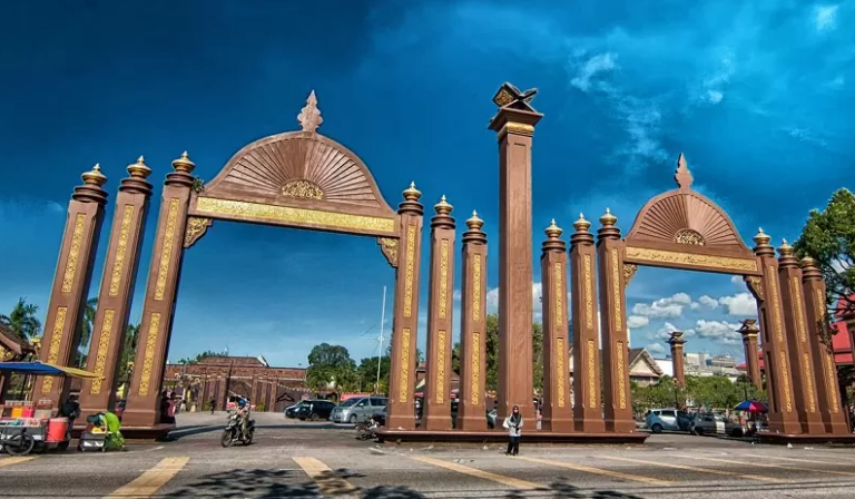 Membebel Guna Loghat Kelantan, Telatah Kanak-Kanak Ini Cuba Pakai Alat Solek Ibunya Buat Ramai Terhibur 1 Screenshot 2023 11 03 093611