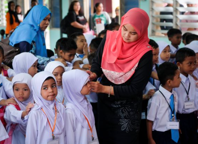 Baru Masuk Kelas Khas Dua Hari, Sekali Tindakan Guru Tenangkan Murid Autisme Jadi Perhatian 1 Screenshot 2023 11 05 152824