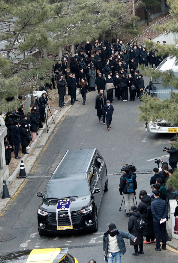 Selepas Pengebumian Lee Sun Kyun, Suasana Berkabung Merupakan Kod Berpakaian Untuk SBS Drama Awards 2023 9 IMG 8167