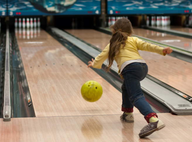 Baling Macam Tu Je Dah Dapat 'Strike', Reaksi Kanak-Kanak Ini Main Bowling Jadi Perhatian 1 Screenshot 2023 12 29 220032