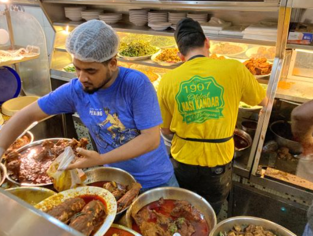 Cakap Bahasa Tamil Dengan Pekerja Restoran, Reaksi Wanita Ini Raih Pujian Ramai 1 Screenshot 2024 01 08 214814