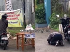 Sujud Syukur Lepas Dapat Makanan Percuma, Reaksi Penunggang Motosikal Ini Buat Ramai Sebak