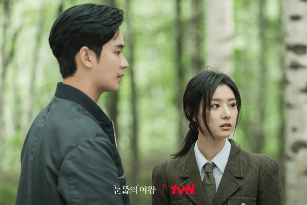 Cinta Bertaut Kembali dalam Queen of Tears? Sesalan Menghantui Kim Soo Hyun 2 99404e0b 9b88 47ec b7ff 2391cbdb8e44