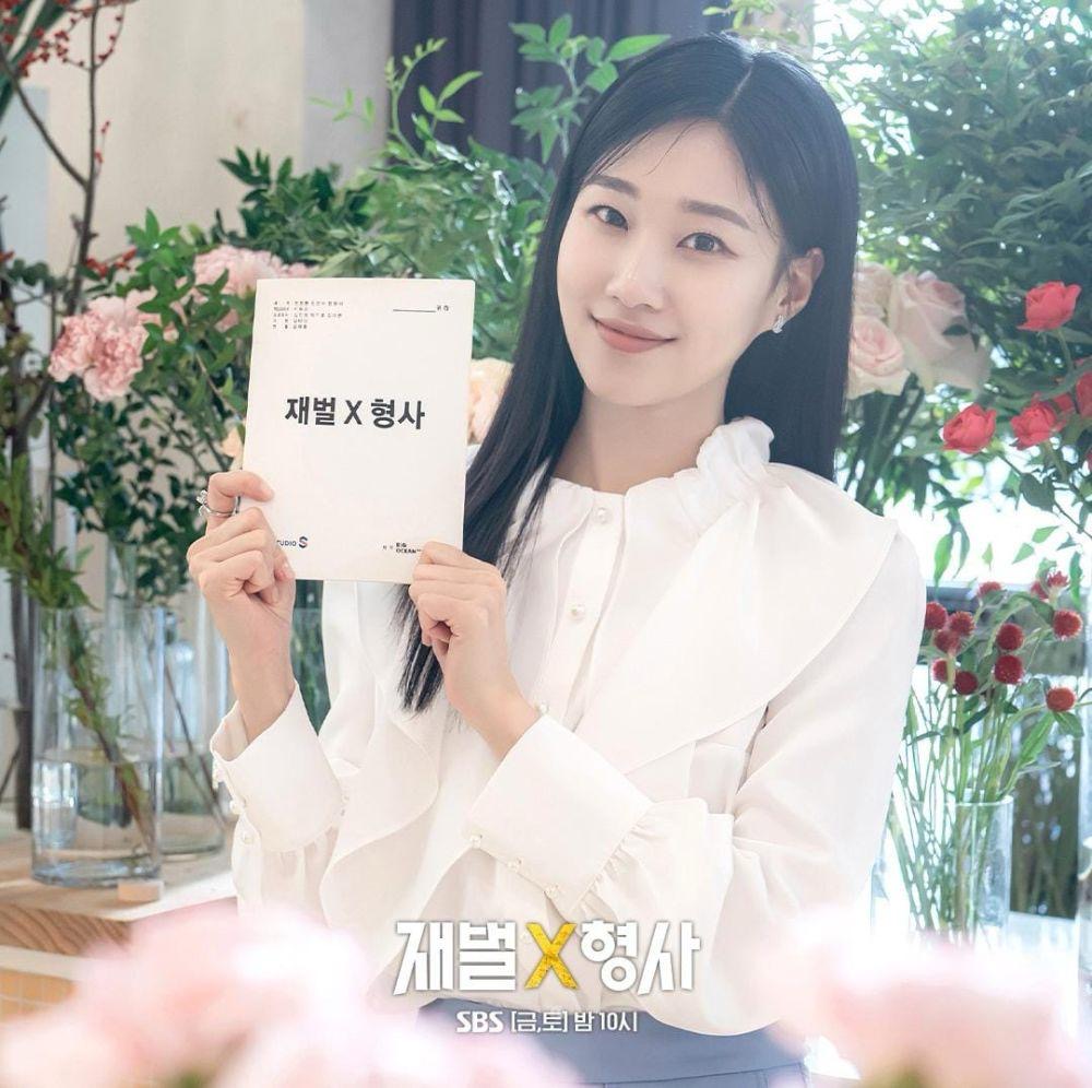 10 Pelakon Jelita Korea yang Membuat Penampilan Istimewa dalam Kdrama 2024, Menambah Seri Cerita 6 b8337985 56d3 4295 8cec 36a77fa34fd3