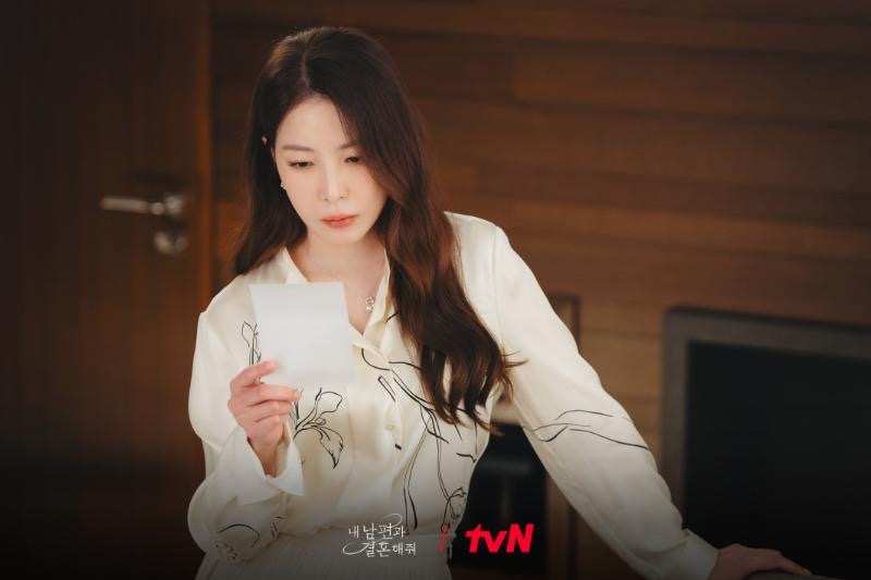 10 Pelakon Jelita Korea yang Membuat Penampilan Istimewa dalam Kdrama 2024, Menambah Seri Cerita 9 bdf34d2f f222 402a 80aa ad47cee34c97
