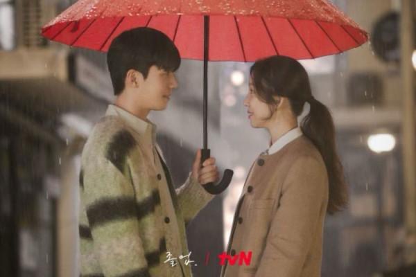Midnight Romance in Hagwon