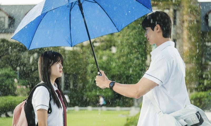 5 Sebab Mengapa “Lovely Runner” Harus Ditonton, Confirm Layan 3 d102fc3c 79a5 4e86 9d6d ea4ce68c184a 1