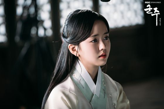 Kim So Hyun Berjaya Meraih Anugerah Melalui 7 Watak yang Dibawanya Ini, Lakonannya Selalu Luar Biasa 5 ae617559 04ab 4cde abed 67f8ef4c56de