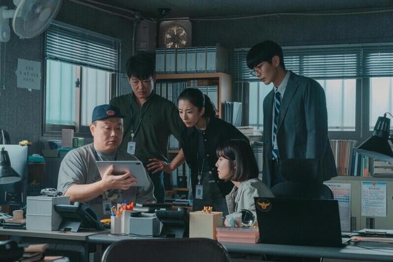 Drama Aksi Jenayah Komedi Crash, Cipta Rekod Baharu dengan Raih Rating Ke-2 Tertinggi dalam Sejarah Saluran ENA 2 Crash