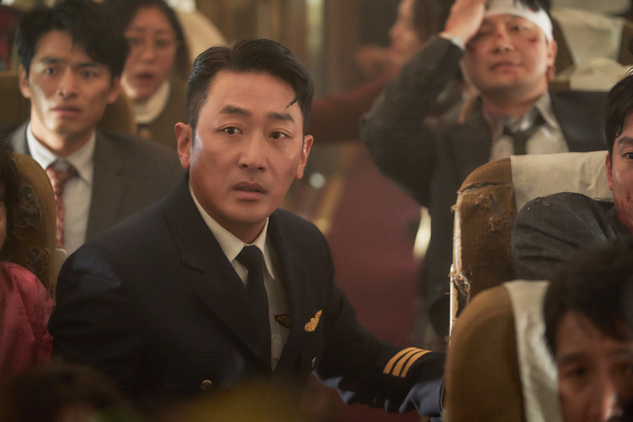 Filem Thriller “Hijacking” Mengikuti Detik-Detik Cemas Rampasan Kapal Terbang, Berdasarkan Peristiwa Sebenar 4 Hijacking