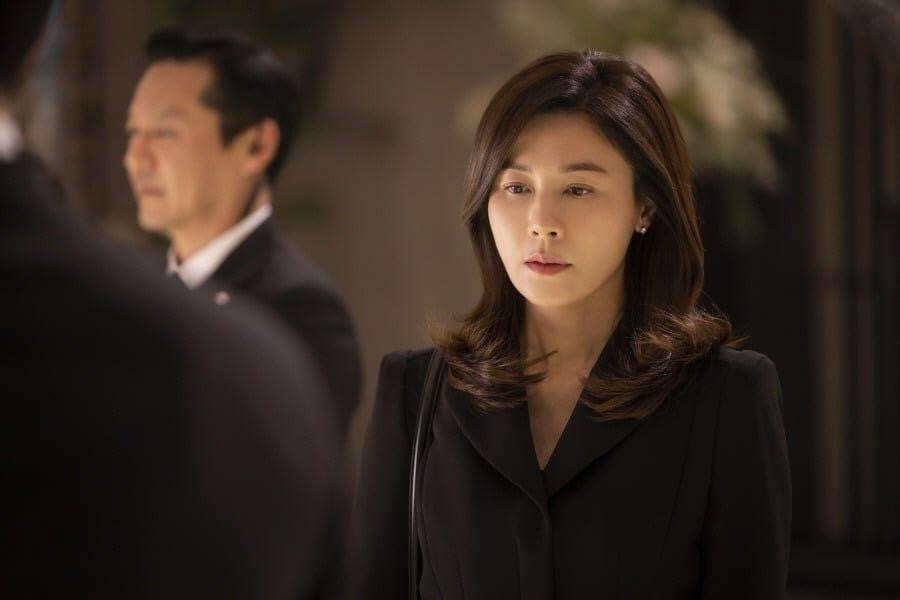 Red Swan: Jung Gyu Woon dan Kim Ha Neul Menonjolkan Hubungan Toksik yang Menyakitkan 2 339c21b7 d6a2 4377 9ecc 64a95bcdd8a0