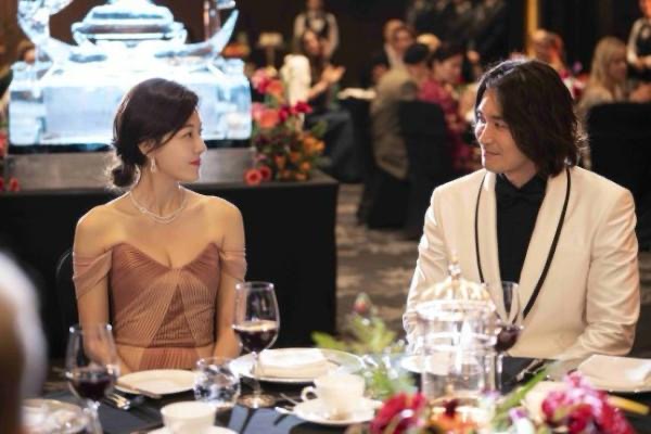 Red Swan: Jung Gyu Woon dan Kim Ha Neul Menonjolkan Hubungan Toksik yang Menyakitkan 3 cf46bca5 76c3 49d9 94e3 a78df249893f
