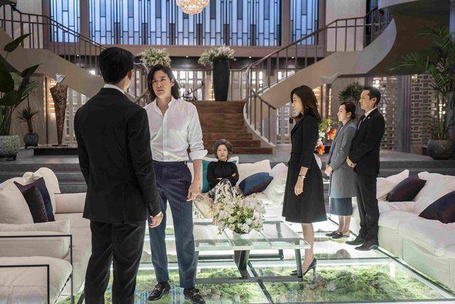Red Swan: Jung Gyu Woon dan Kim Ha Neul Menonjolkan Hubungan Toksik yang Menyakitkan 7 e31e242d 5b8a 4a16 8cc7 59f49f0001ac