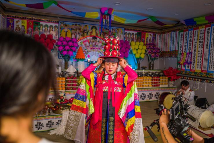 Shaman: Whispers from the Dead, Siri Dokumentari Korea Tentang Misteri Penyiasatan Dukun dan Hantu 5 Whispers from the dead