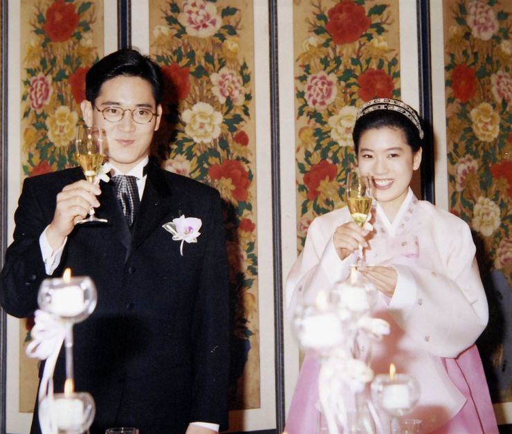 Siapakah Lee Jung Jae Squid Game Sebelum Keluarganya Muflis? Dan Kisah Cintanya Dengan Bekas Isteri Presiden SAMSUNG 4 IMG 7251