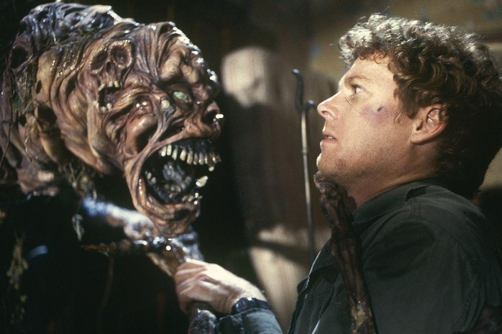 10 Filem Seram Komedi Tentang Rumah Berhantu, Ngeri dan Lucu Silih Berganti 1 Filem seram komedi