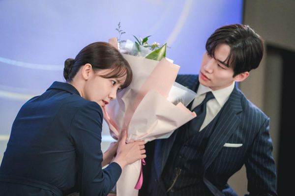 Inginkan Tontonan Ringan dan Santai? 12 Drama Korea Komedi Romantik Ini Tidak Akan Membuat Anda Trauma 12 Drama korea