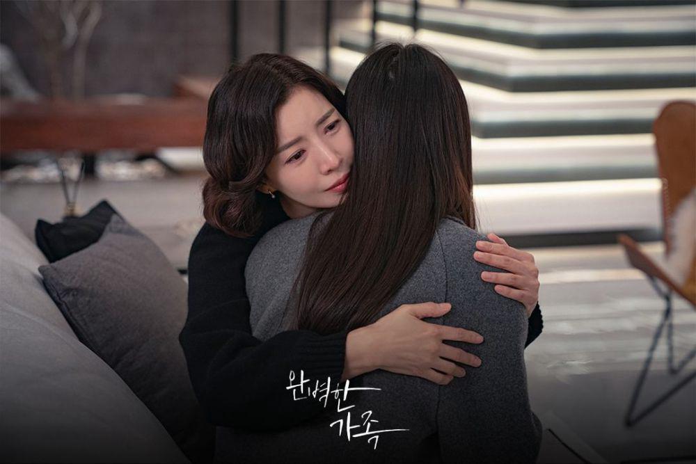 Episod Baru Perfect Family Fokus pada Keadaan Mental Park Ju Hyun yang Makin Teruk, Siapa yang Menyerangnya? 4 ec5f63f0 1f69 4d66 ba10 6951bf8b0f3f