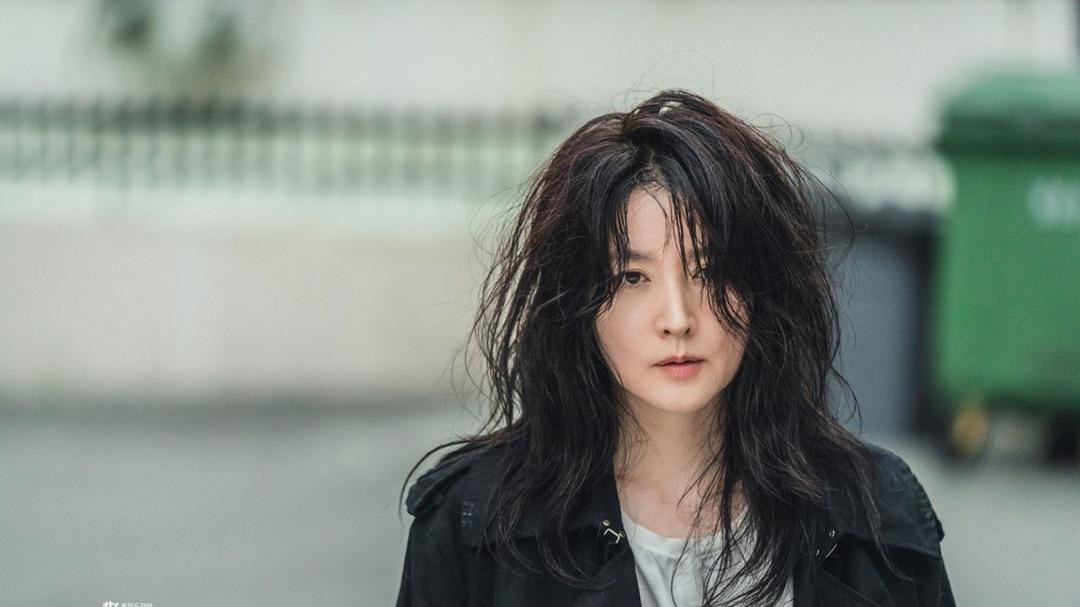 10 Kdrama Komedi Gelap yang Menarik, Hiburan dalam Bentuk yang Suram dan Unik 2 2accd5d1 1c2b 4316 b91e 62bb47a51030