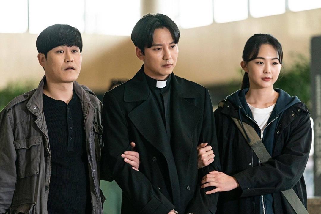 10 Kdrama Komedi Gelap yang Menarik, Hiburan dalam Bentuk yang Suram dan Unik 1 5f89f51b 107b 4c4d afef bec0a5f18f29