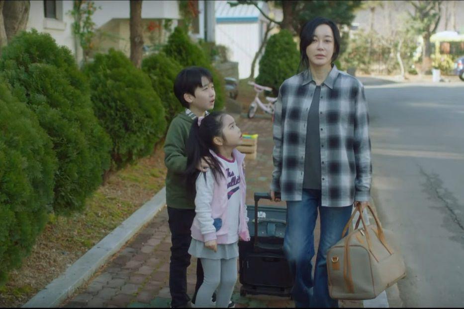 Family By Choice: Kim Hye Eun Berjaya Sakitkan Hati Penonton, Bawa Watak Ibu Toksik 5 ace883cb d2f2 4be1 af84 ef5b3f74af6d