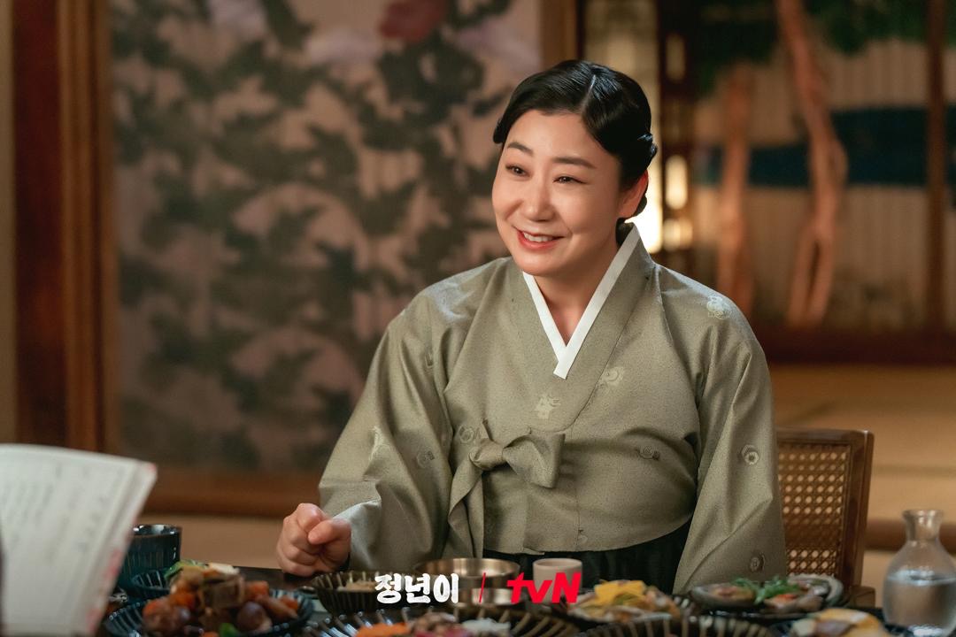 Jang Hee Jin Buat Penampilan Istimewa Sebagai Bekas Pelajar Ra Mi Ran Dalam “Jeongnyeon: The Star Is Born” 3 3da0896f f229 4176 9700 d18bc876b0bc