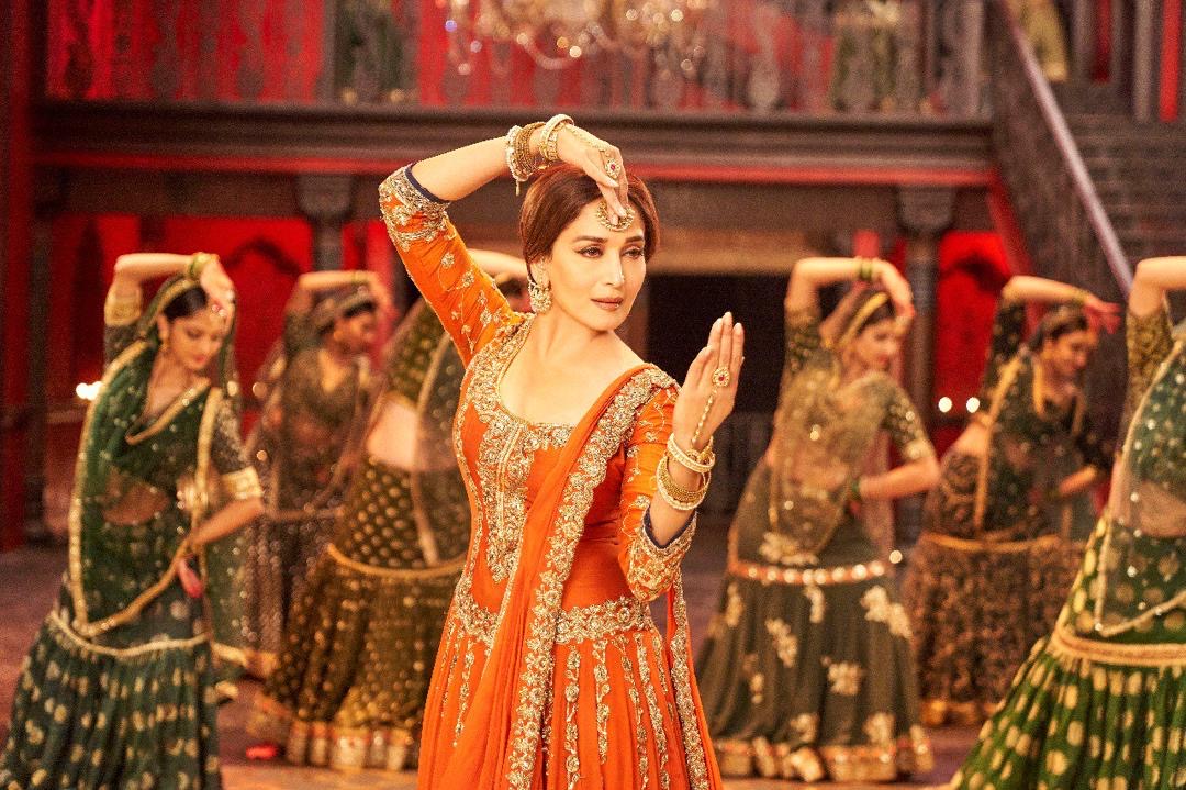 10 Filem India dengan Kostum Mewah dan Paling Mahal, Memukau Mata 9 476b398a 1353 4354 ae05 b59fe258d103