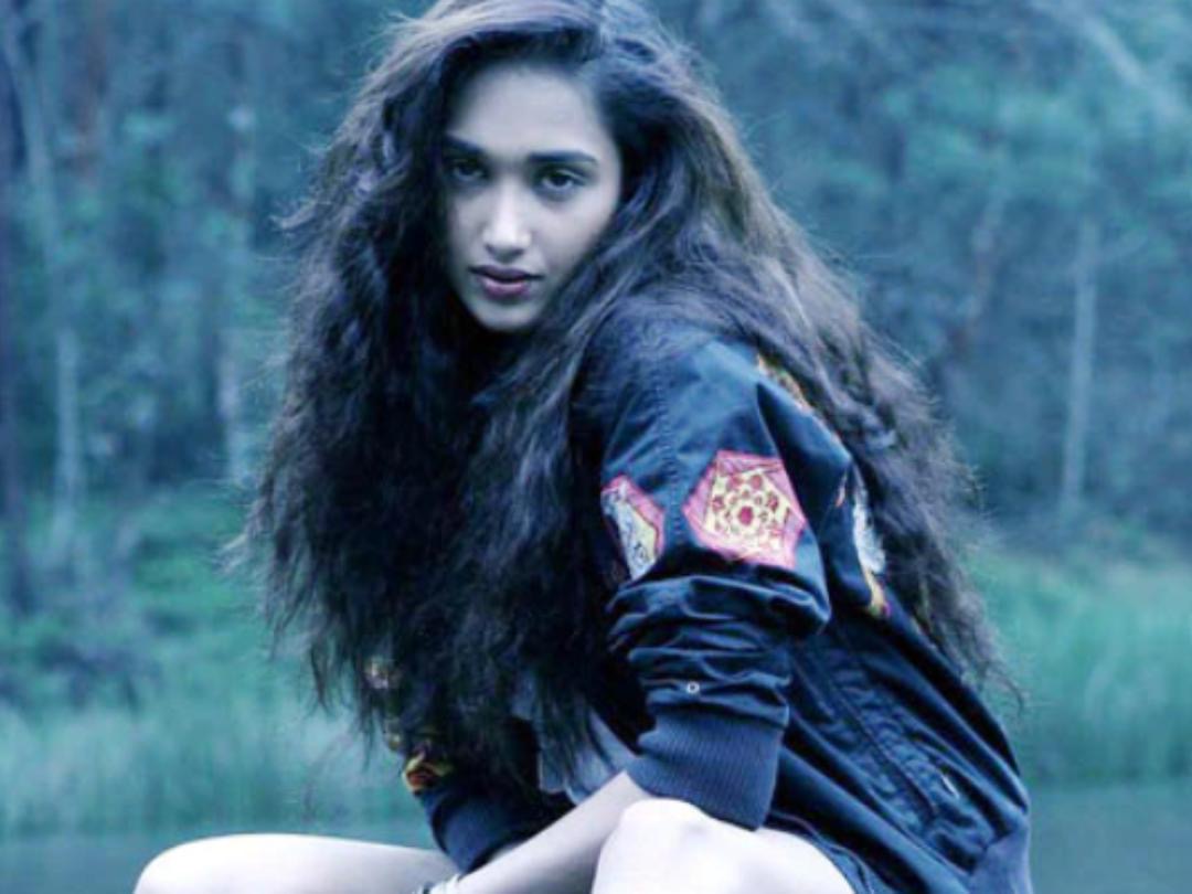 Kisah Tragis 5 Artis Bollywood yang Menggemparkan, Kebanyakannya Tewas Bunuh Diri 2 Bollywood
