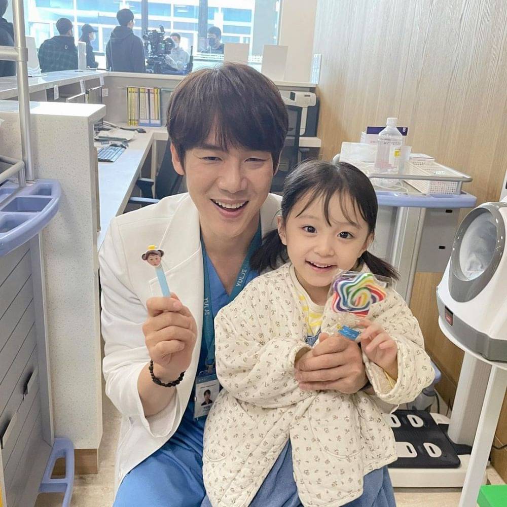 10 Drama Dibintangj Yoo Yeon Seok, Terbaru Drama Viral “When The Phone Rings” 2 IMG 2383