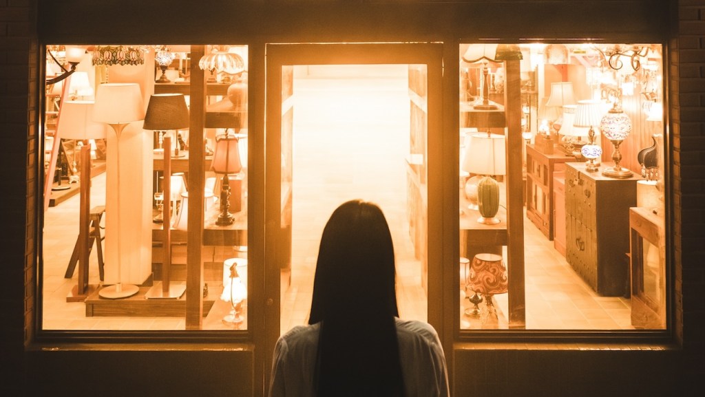 “Light Shop” Tampilkan Barisan Pelakon Utama, Tayang 4 Disember Ini 5 Light shop