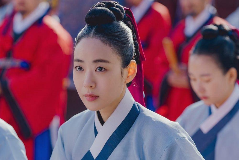 The Queen Who Crowns: Lee E Dam Jadi Gundik Licik dan Penuh Muslihat 1 The queen who crowns