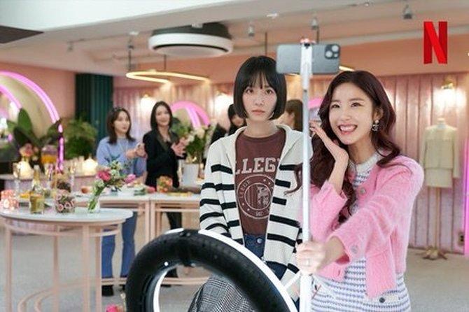 5 KDrama Tentang Sisi Gelap di Sebalik Dunia Digital, Kisah Youtuber Penuh Kepuraan 3 55f469bd 86c8 4e4d be1c 39ded2854e84