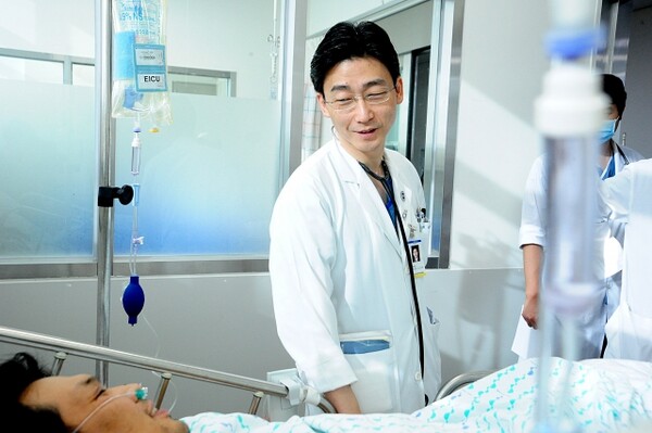 Lee Guk Jong Ialah Doktor Inspirasi di Sebalik Watak Baek Kang Hyuk dalam The Trauma Code: Heroes on Call 4 IMG 5189