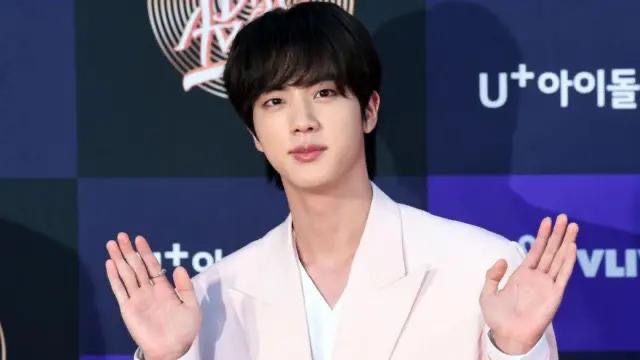 “Ciuman Tak Diundang” di Acara BTS, Peminat Wanita Jepun Didakwa Atas Tuduhan Serangan Seksual 3 Bts