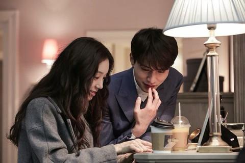 Chemistry Paling Ikonik Lee Dong Wook dalam Drama Popular Romantis 2 70034e90 d007 4b9b 8af8 43811bd0a964