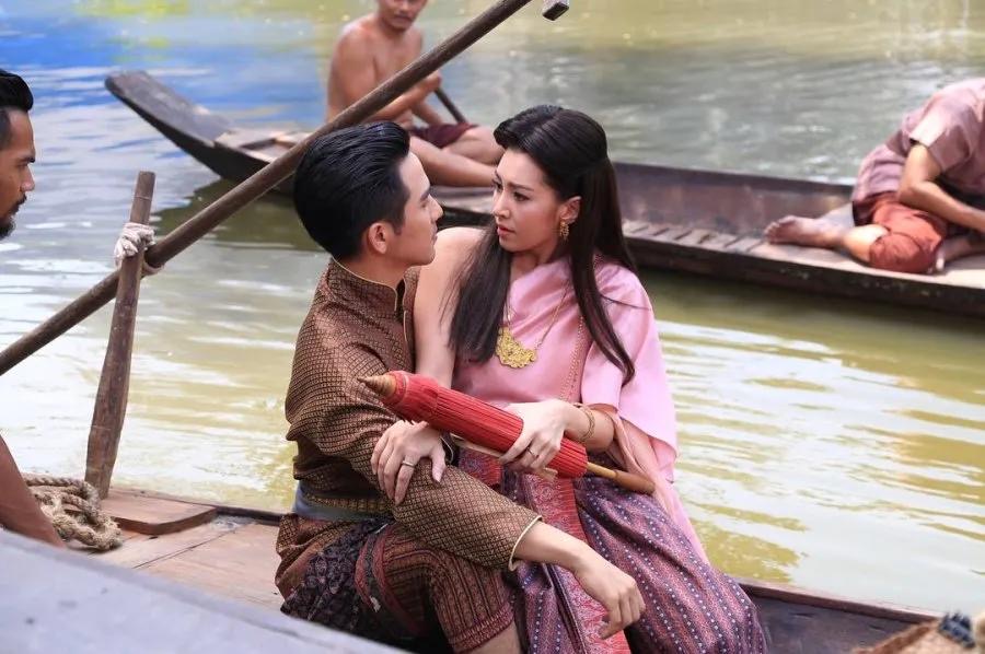 8 Drama Thailand Legenda dan Fenomenal, Sarat Emosi, Kritikan dan Penuh Twist 3 08cc129a afb3 41a3 b06f 885395af9b57