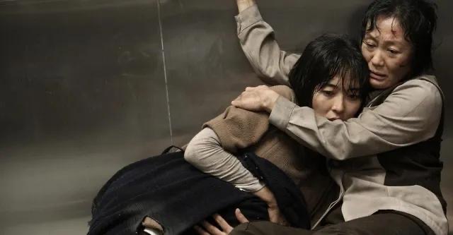 10 Filem Korea Survival, Dari Serangan Zombie ke Bencana Alam yang Menguji Jiwa dan Raga 4 20e6e911 7500 47c8 bae6 3307f22fee61