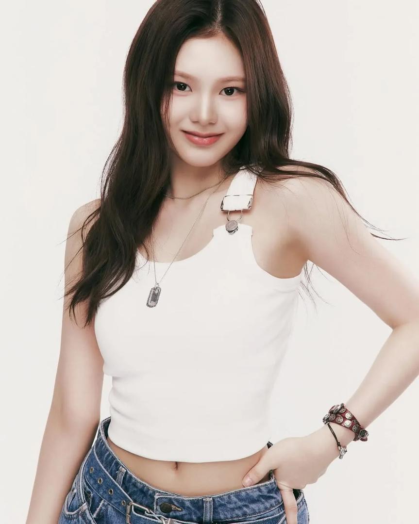 Alicia Wong Lingling Ukir Sejarah, Idola K-pop Wanita Pertama Malaysia Kini Debut Bersama KIIRAS 5 Alicia wong