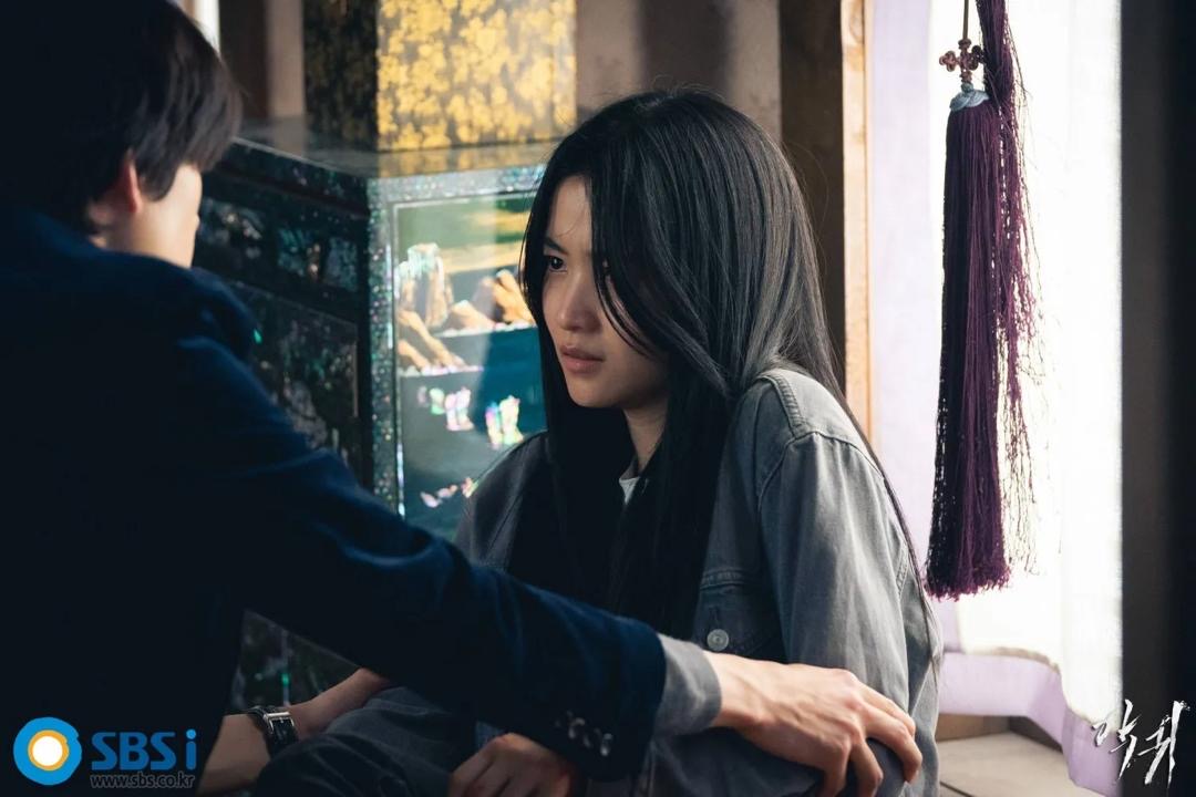 Roh, Ritual dan Rahsia, 5 Drama Korea Bertemakan Syamanisme yang Menyerlahkan Tradisi Mistik 1 Drama korea
