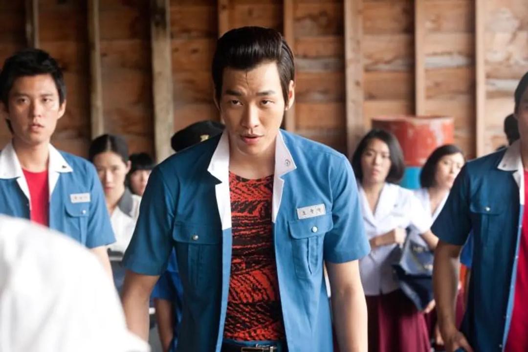 3 Filem Paling Laris Kim Young Kwang, Hero Romantik, Ketua Geng dan Mentor Model 2 1ccdd18b 9b85 4cf3 9a58 b7f59d167311
