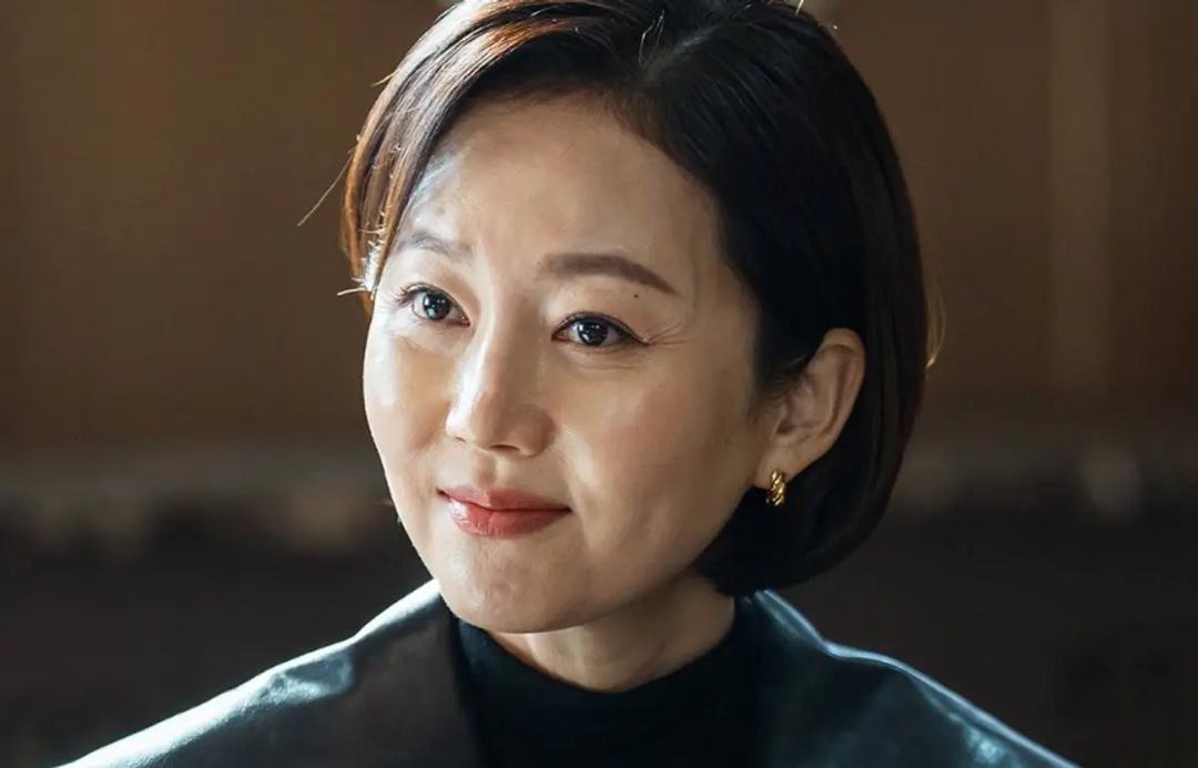 The Defects: Yum Jung Ah, Psikopat Tenang yang Menyembunyikan Keganasan di Balik Senyuman 7 6431e514 b6fe 45ba 9ef1 8a58bfececb2