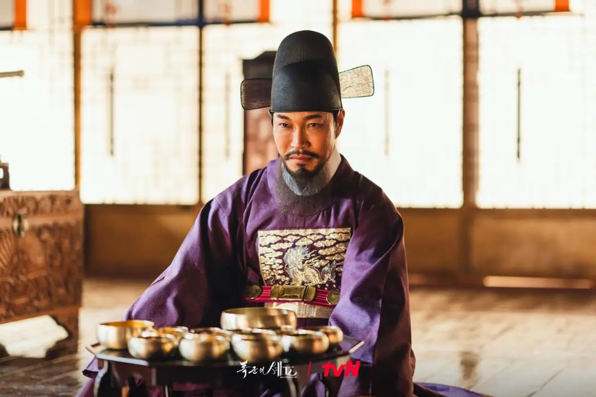 Bon Appétit, Your Majesty, Senarai Ahli Keluarga Raja Yi Heon dan Kedudukan Mereka 3 IMG 7318