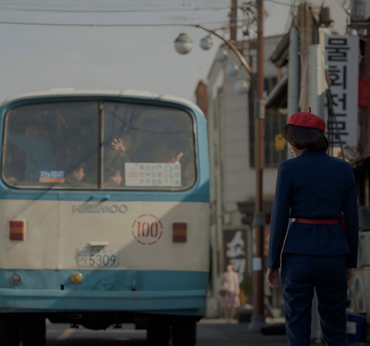 “A Hundred Memories”, Kisah Persahabatan dan Cinta Tiga Segi Yang Sarat Emosi dan Misteri 2 A hundred memories