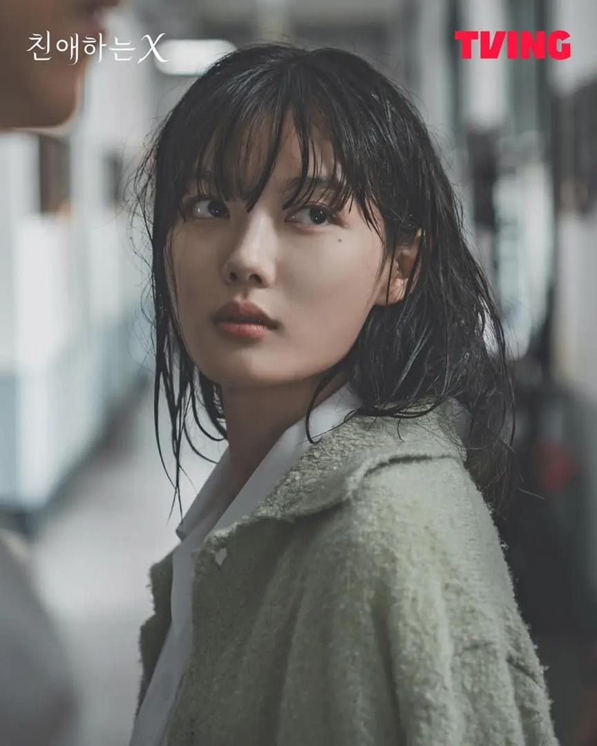 Kim Yoo Jung Kembali Sebagai Femme Fatale Psikopat dalam ‘Dear X’ 6 Nov 2025 Ini 3 2cb171fe 1fd4 420b a107 3383dba3d08c