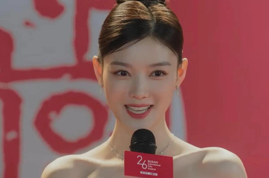 Kim Yoo Jung Kembali Sebagai Femme Fatale Psikopat dalam ‘Dear X’ 6 Nov 2025 Ini 6 2d1248f7 817f 46ff 87f6 a1ee41d32b6b