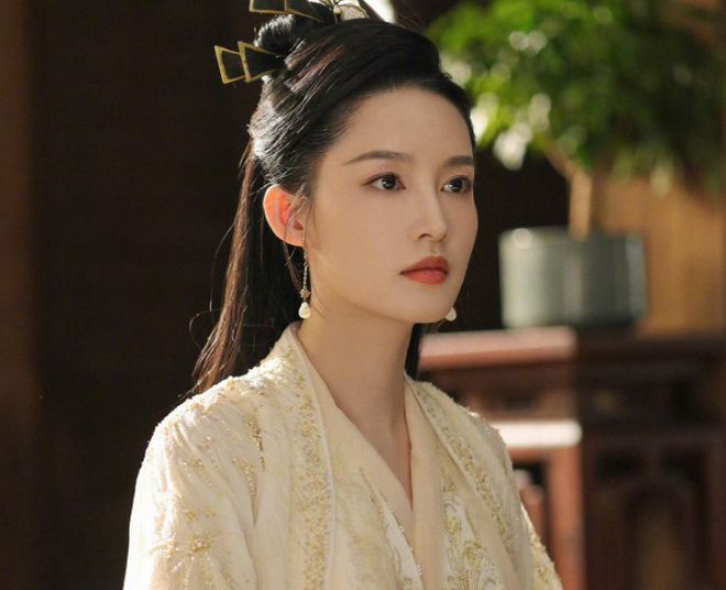 Fakta Menarik Tentang Li Qin, Musuh dan Kekasih Chen Zhe Yuan dalam Drama China ‘Fated Hearts’ 1 Li qin